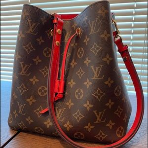 Louis Vuitton NeoNoe bucket bag - Red accent color